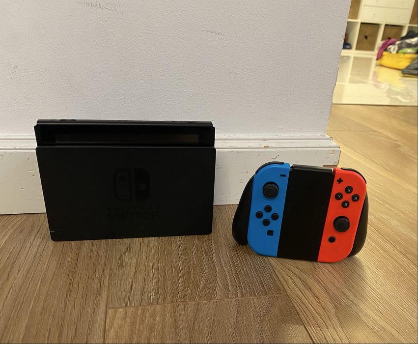 Nintendo Switch ca nou . Jocurile sunt scrise in descriere