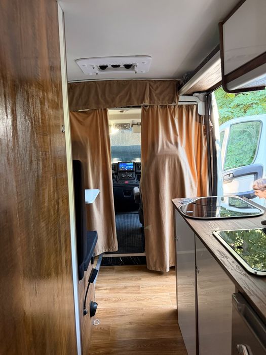 Campervan autorulota omologata si realizata in 2025 citroen jumper 2.2 hdi an 2012 cu 3 locuri