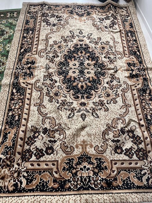 Ковер светлого цвета