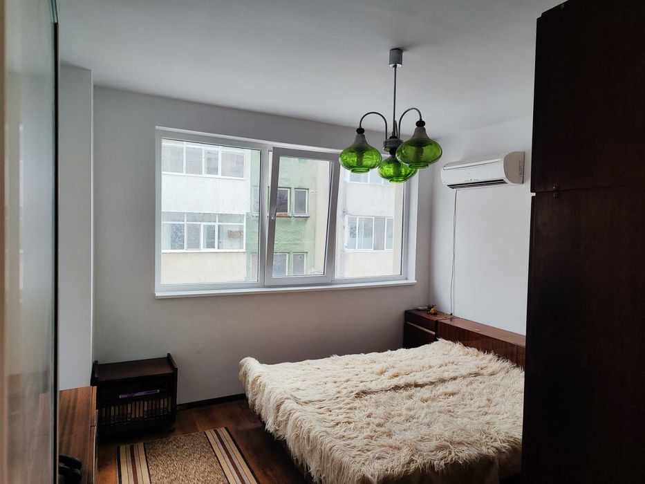 Продава се Тристаен апартамент в Ямбол, Център - 104 кв.м за 711 €/кв.м - Снимка #2