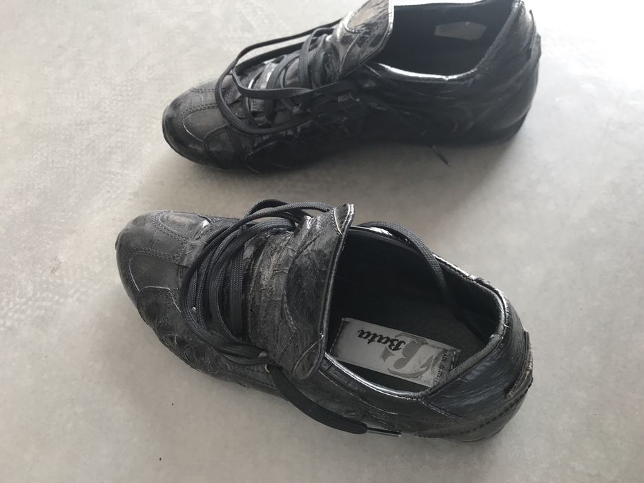 Продавам ползвани обувки Bata 40 номер