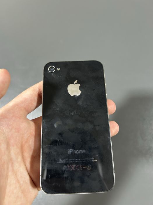 продам айфон 4 срочно