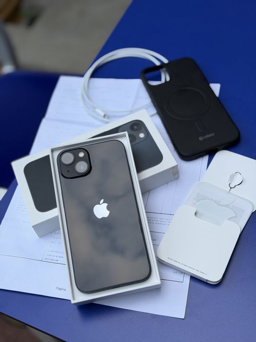 iPhone 13 Midnight 128GB Neverlocked - Full Box -Factura