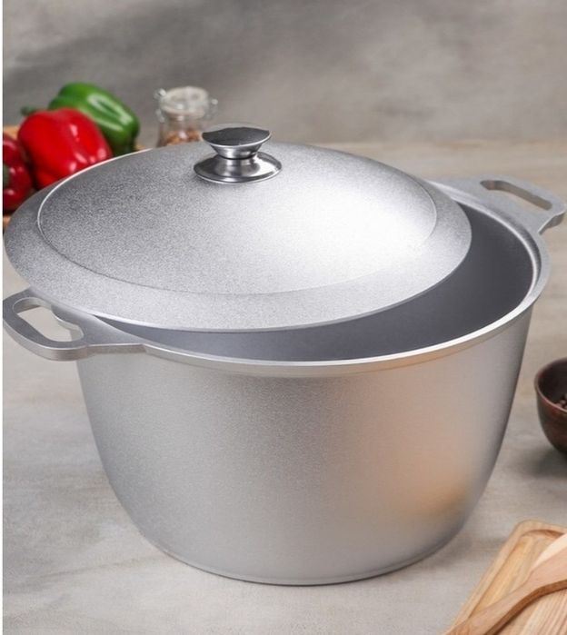 Казан новый, 8 литров.