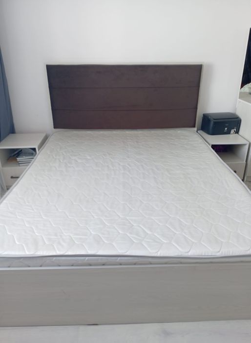 Продам кровать с 2 тумбами