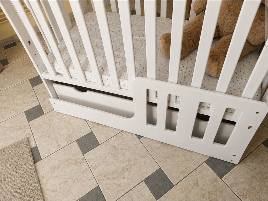 Pat din lemn pentru bebelusi si toddler