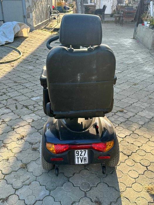Vand carucior electric pentru persoane cu dizabilitati