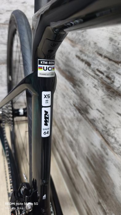 НОВ карбонов шосеен велосипед KTM Revelator Master 105 12S Trimax | 49