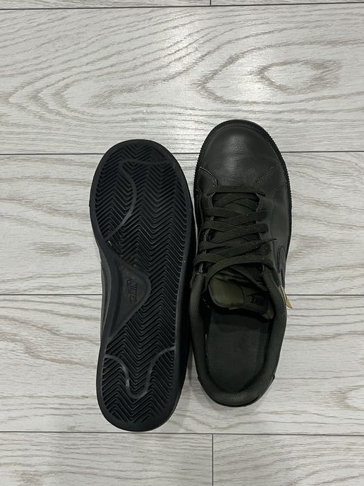Adidasi nike
