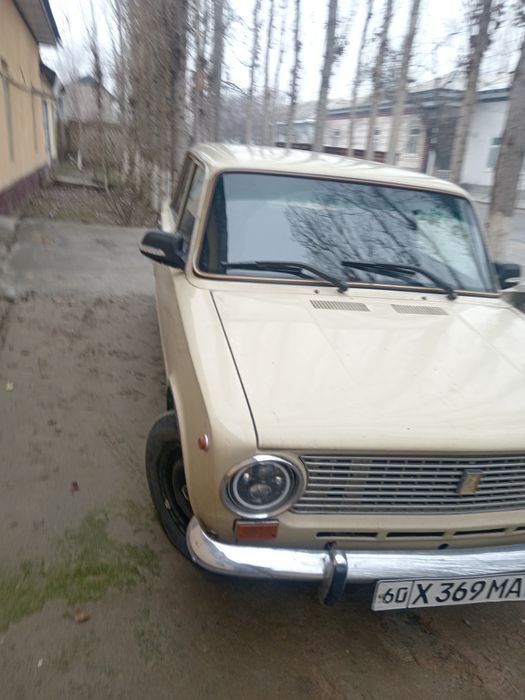 2101 sotiladi yurib turgan moshina