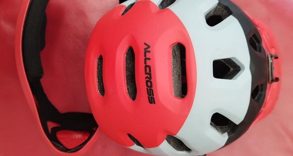 Casca fullface MTB,  M/L 58-62 cm
Cască CairBull cu protecție pentru b