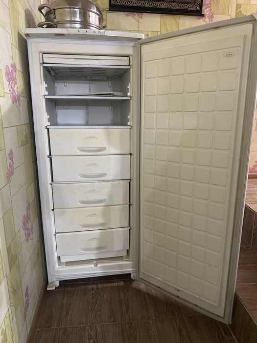 Продам морозильную камеру