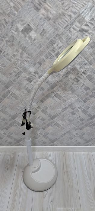 Продам лампу-лупу