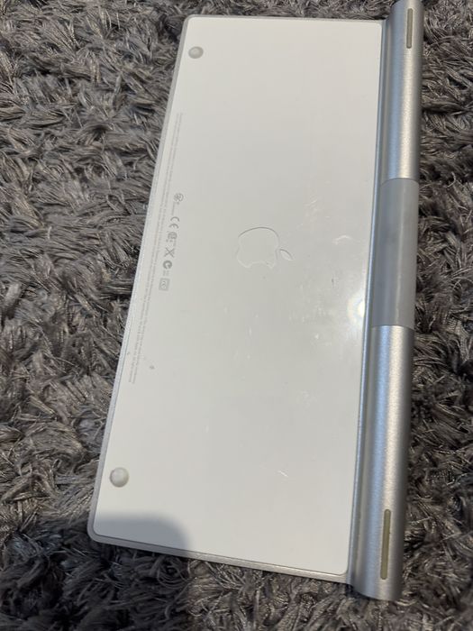 Tastatura apple bluetooth