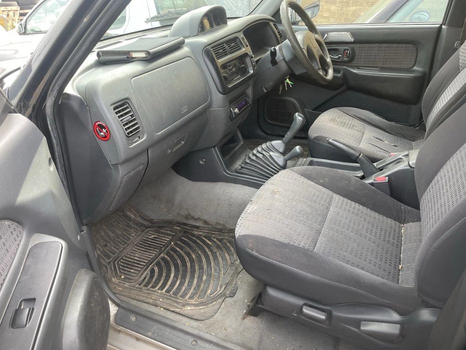Mitsubishi l200 2.5td 116 коня  на части