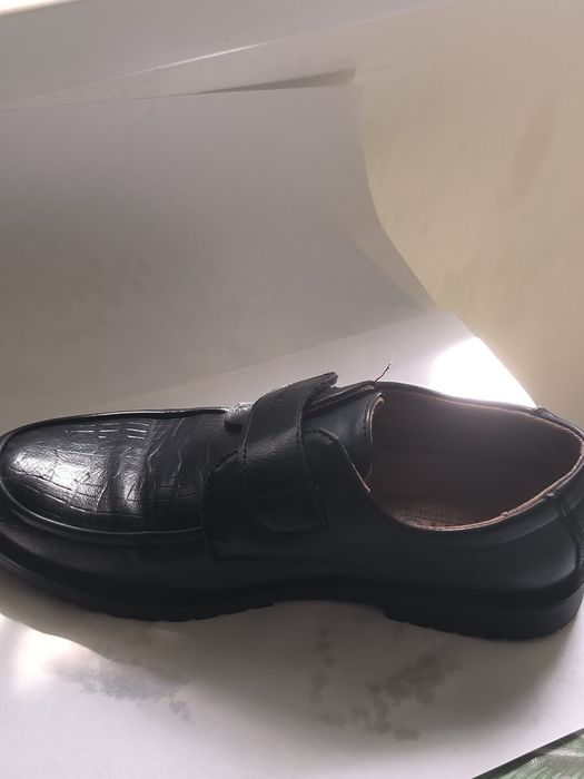 Продам школьные туфли для мальчика