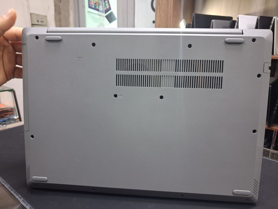 Ноутбук продам срочно