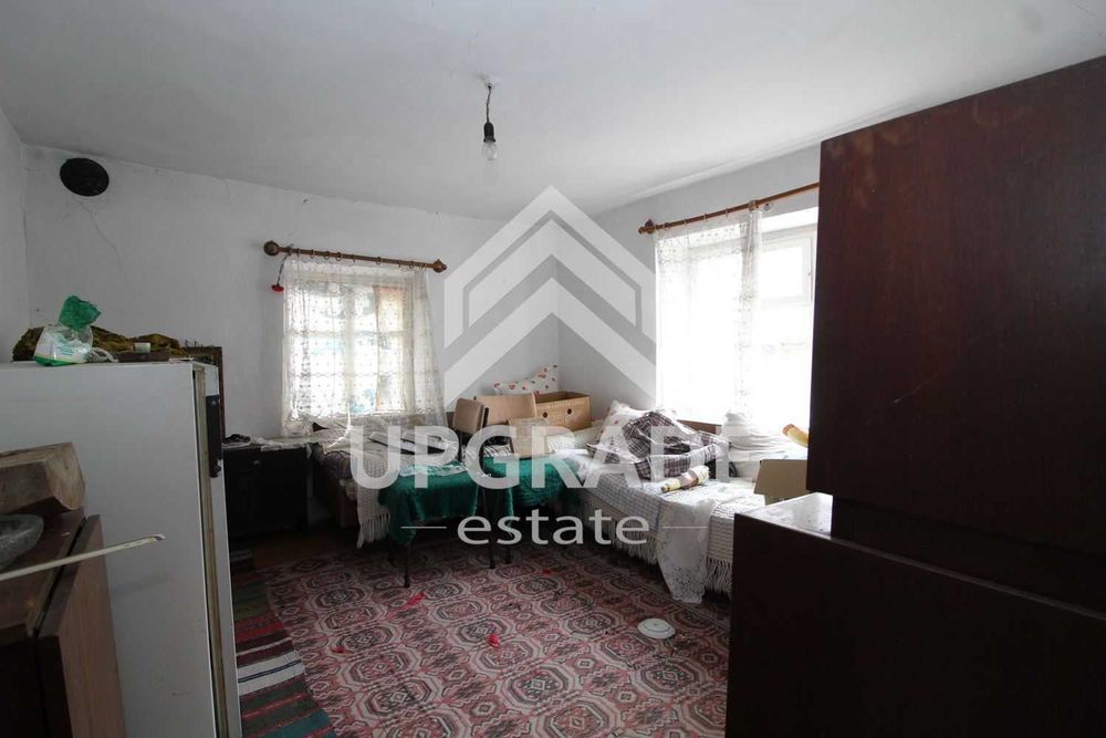 Къща в с.Средногорци