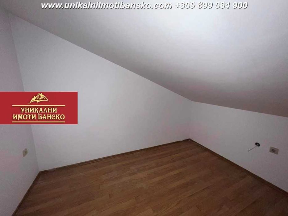 Тристаен апартамент  в обикновена жилищна сграда