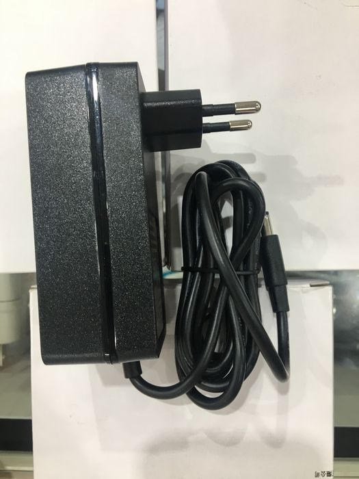 Блок питания сетевой 12 вольт 5 ампер, штекер (5.5 на 2.5) оргинал