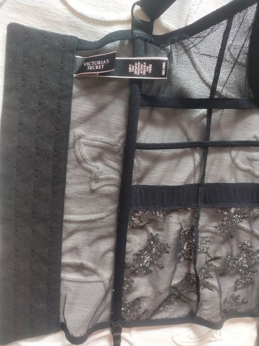Бюстье от бренд Victoria secret.