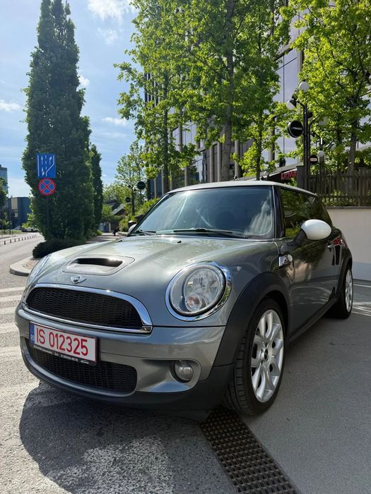 Mini Cooper S Înmatriculat, revizie efectuată, raport CarVertical la cerere.