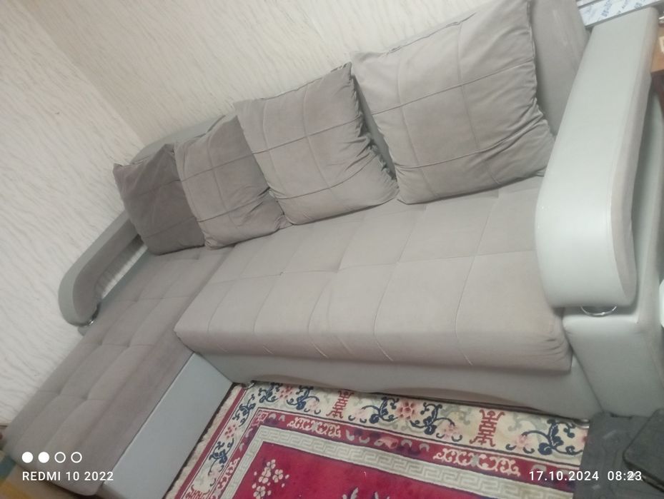 Продам угловой диван 2.55*1.65м
