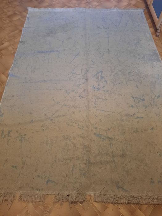 Ковёр 140 × 200 см .