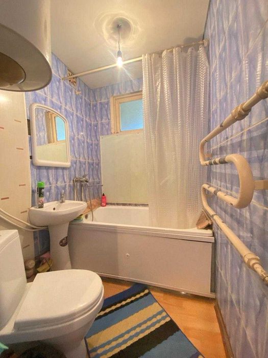 продам 1 комнатную в центре