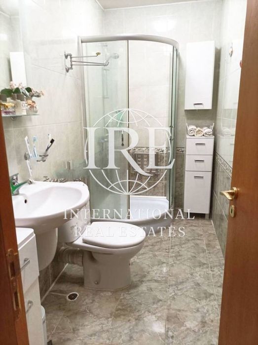 Продава се Двустаен апартамент в Варна, Център - 75 кв.м за 1918 €/кв.м - Снимка #9