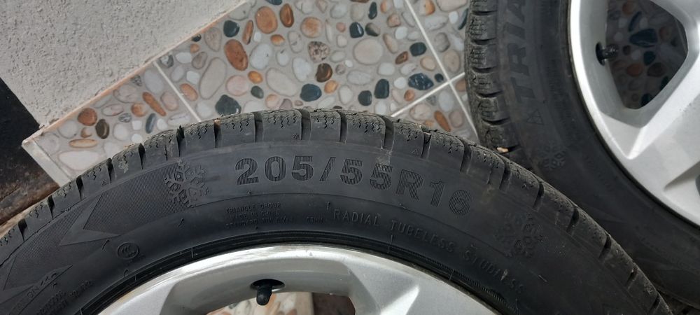 Anvelope cu jante de vanzare