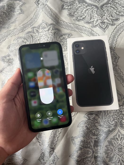 Айфон 11 64гб Iphone