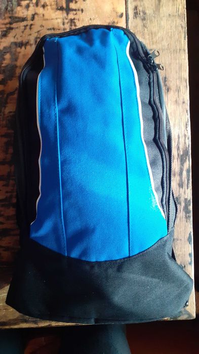 раница ученическа от плътен промазан плат, чисто нова внос от Холандия