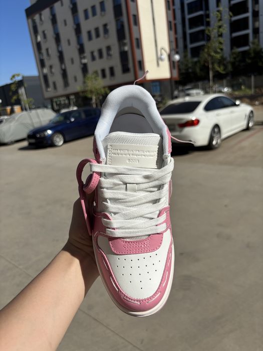 Off-White Out of Office pink