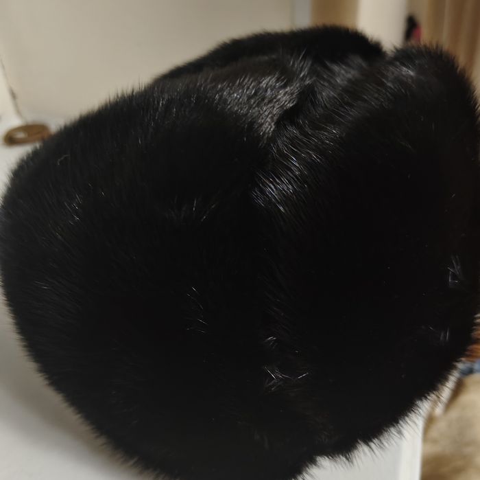 Норковая шапка .