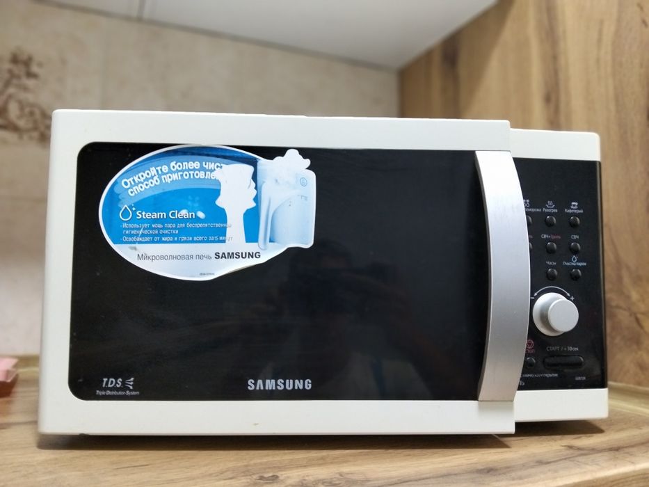 Продам Микроволновку Samsung