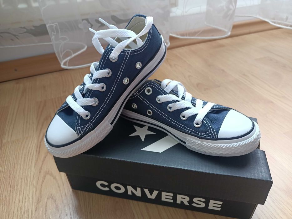 Vand adidasi noi copii, Converse