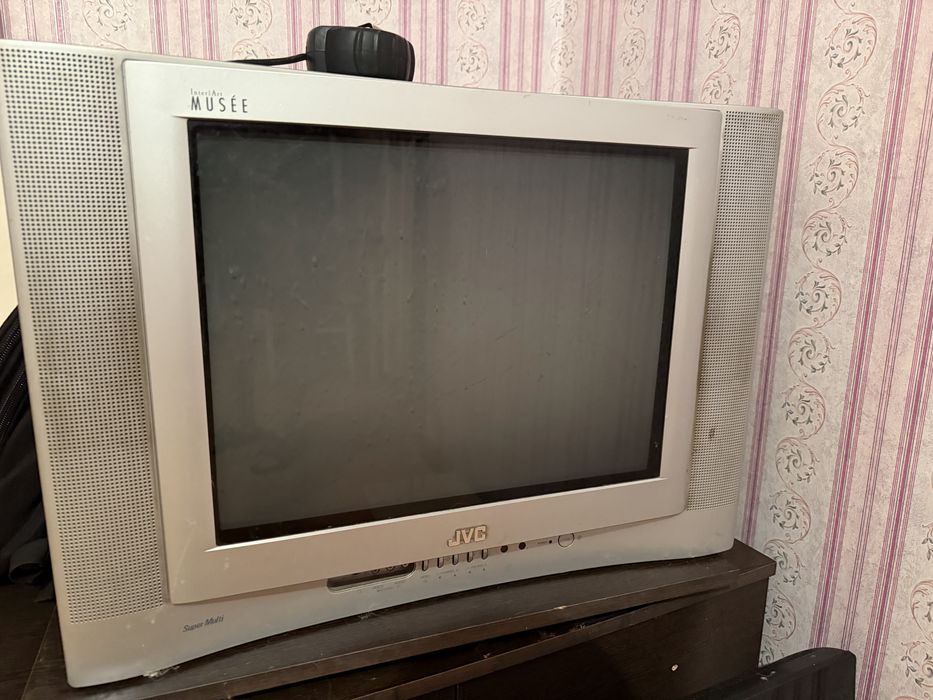 Продам телевизор JVC, можно на запчасти