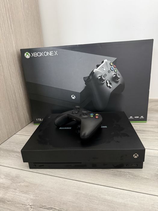 Vand XBOX One X de 1TB
