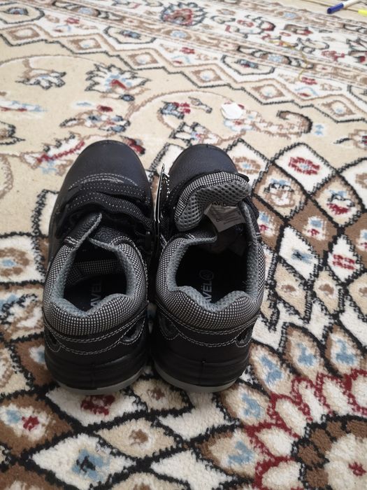 Новая рабочая обувь