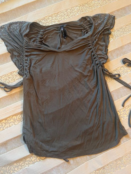 Bluza cu tinte pe umeri marime S