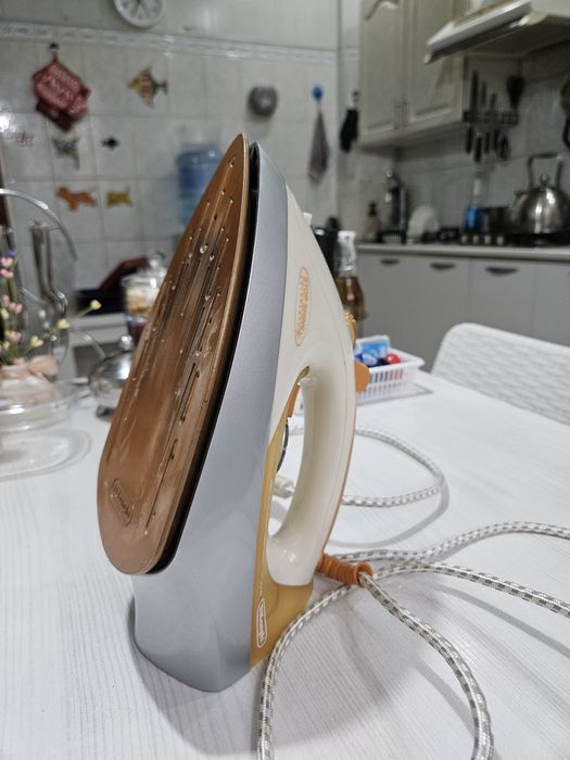 Утюг DeLonghi бу