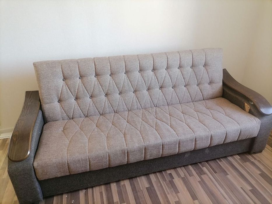 Продажа- 2 кресла и диван