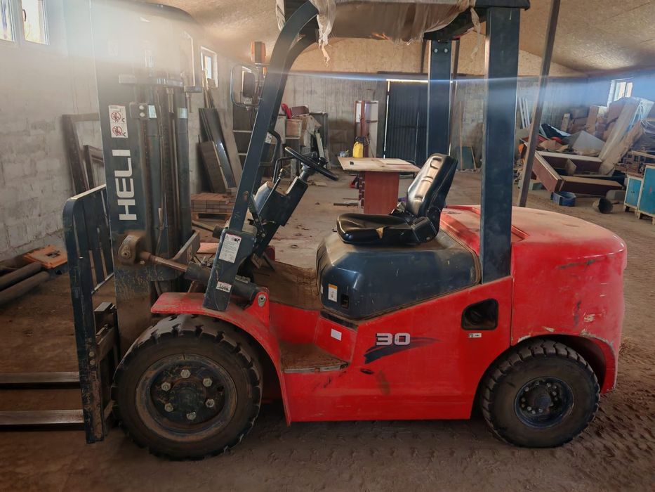 Погрузчик хели китай