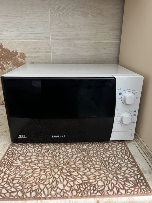 Продам микроволновую печь Samsung, б/у