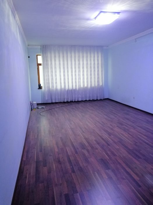 Ayraportdan Ijaraga dom 2 etaj 2 xona yangi dom