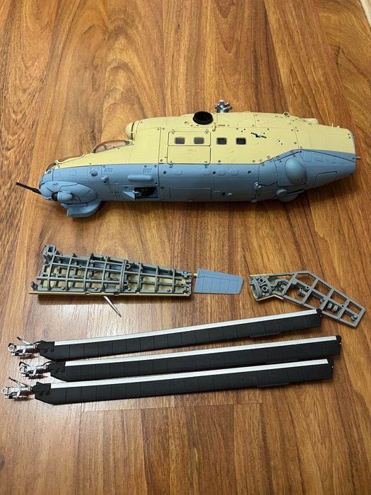 Macheta elicopterul de asalt MI-24 Eaglemoss