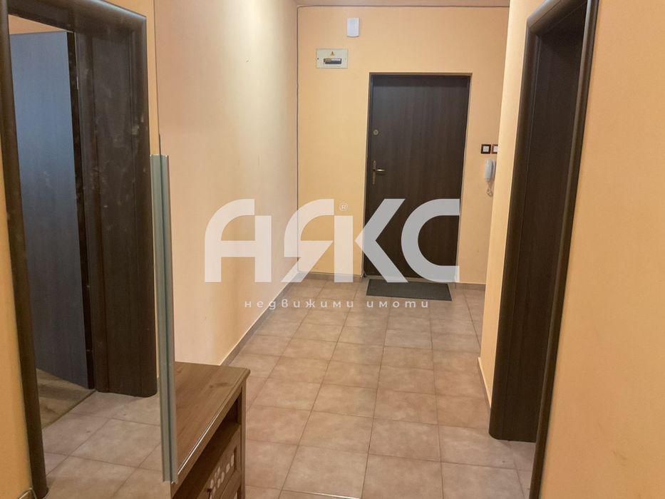 Четиристаен апартамент под наем в кв. Малинова долина