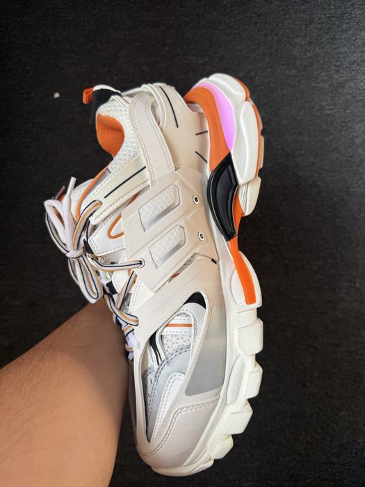 Balenciaga track led
