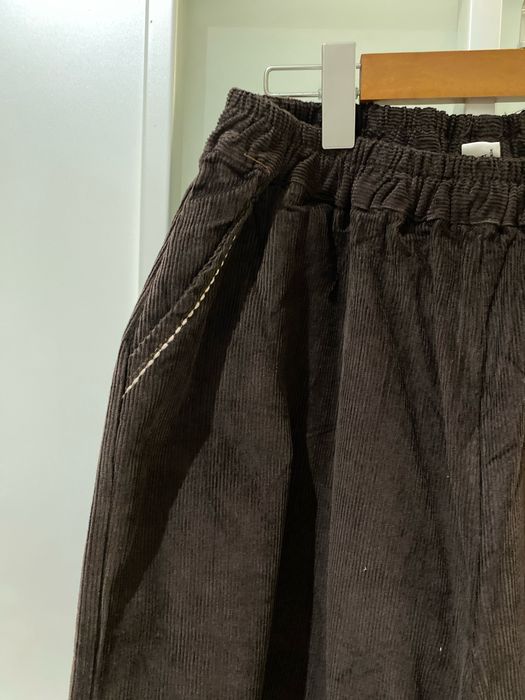 Новый коричневый вельветовый костюм